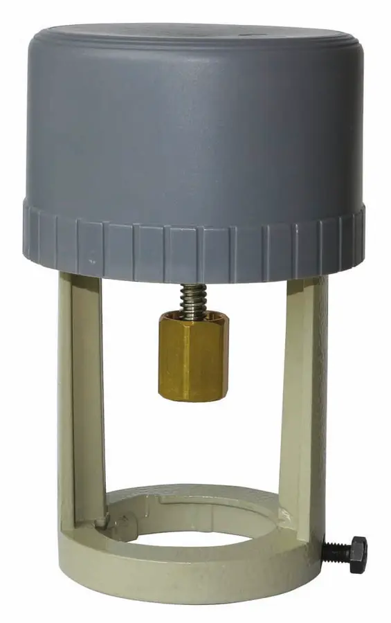 Screwed globe valve actuator