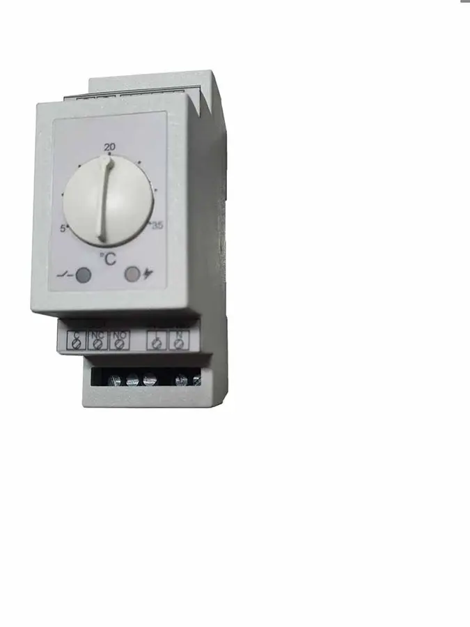 Electronic thermostat with adjustable differential